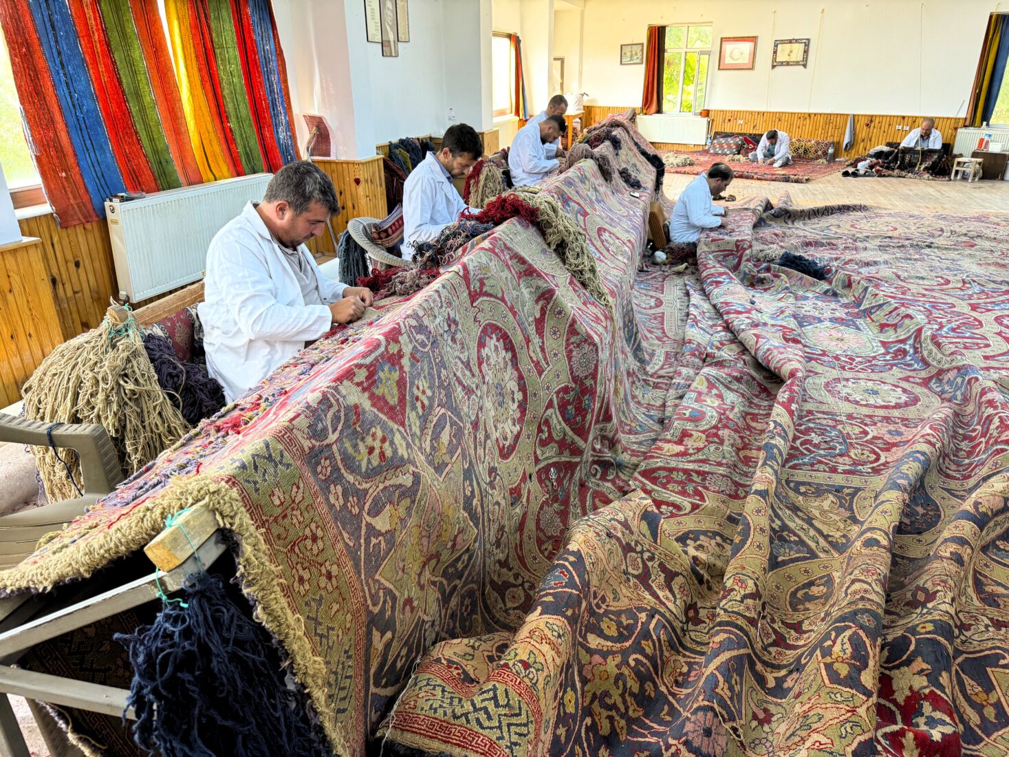 Hereke carpet gifted by Ottoman Empire to Netherlands undergoes restoration in Türkiye 