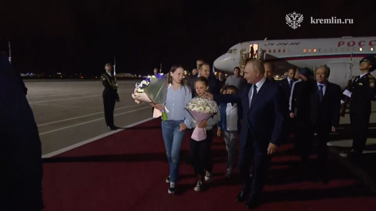 US, Russia welcome citizens returning home after Türkiye-led prisoner swap
