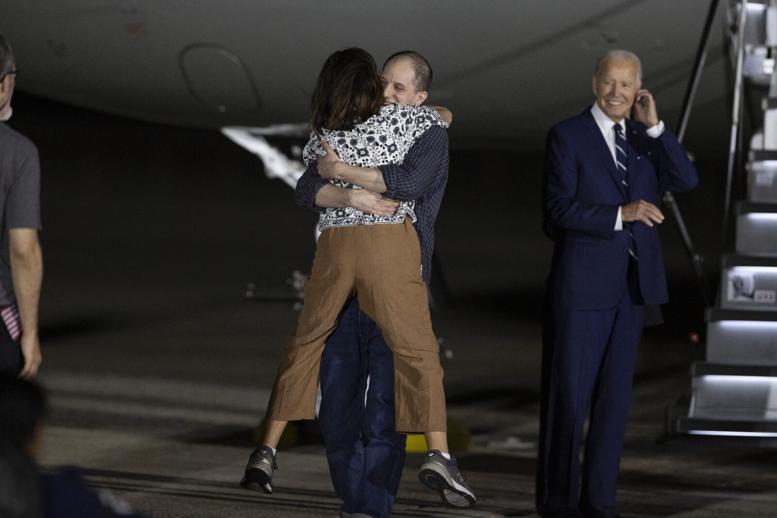 US, Russia welcome citizens returning home after Türkiye-led prisoner swap