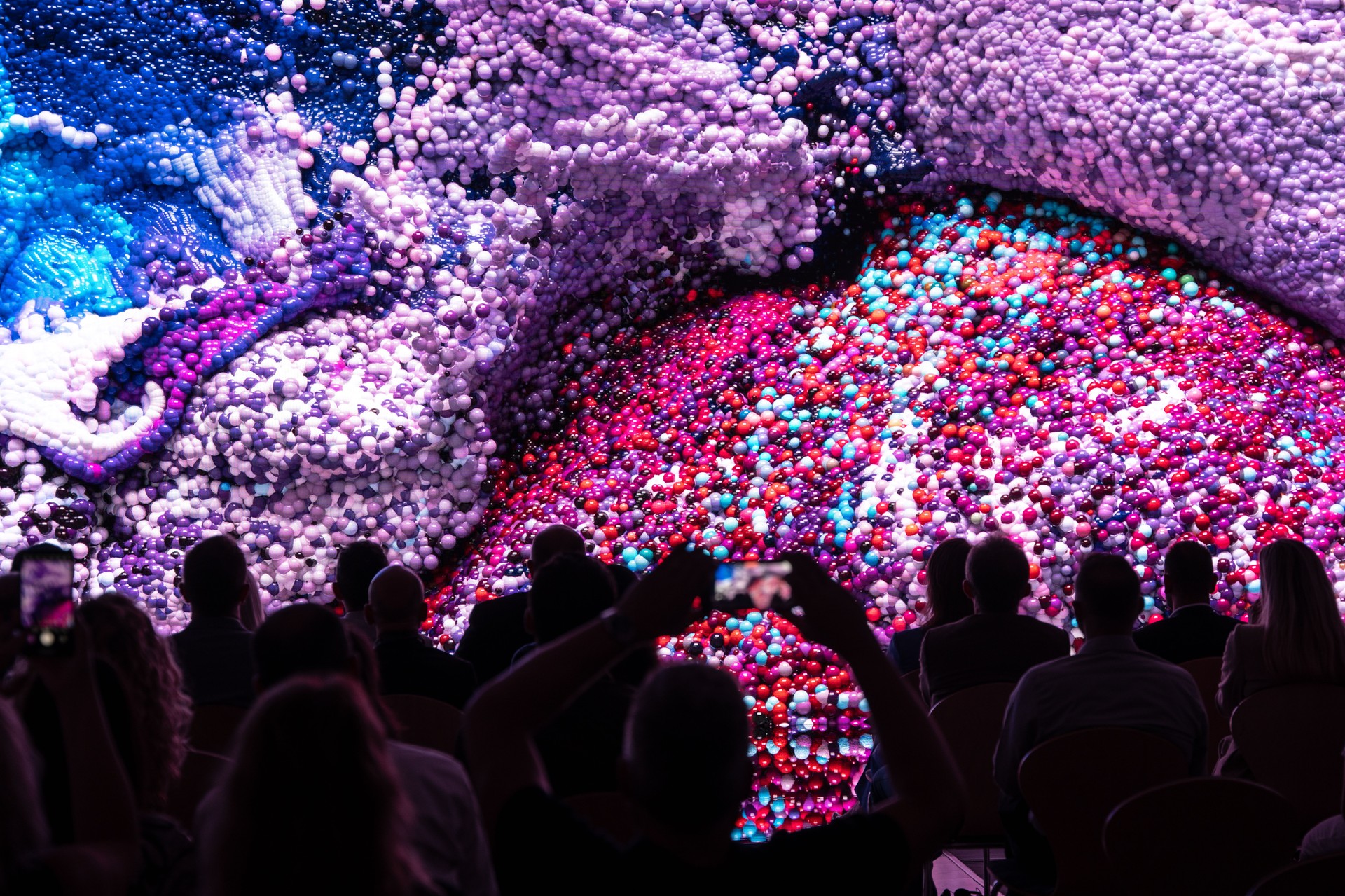Refik Anadol's 'Rumi Dreams' digital exhibition makes waves in Hungary