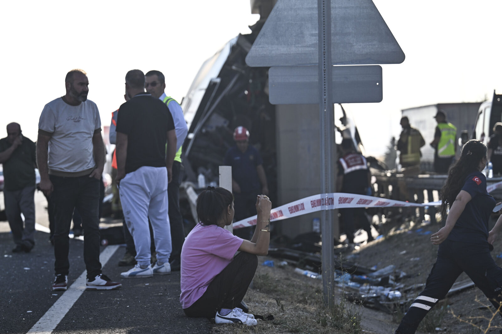 Tragedy strikes near Türkiye's Ankara: Many dead, injured as bus crashes into bridge