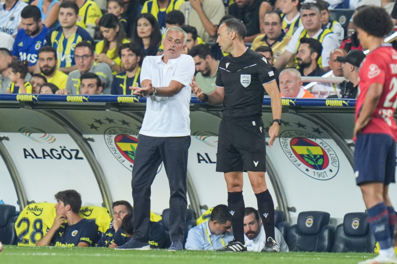 Mourinho's Fenerbahce out of Champions League