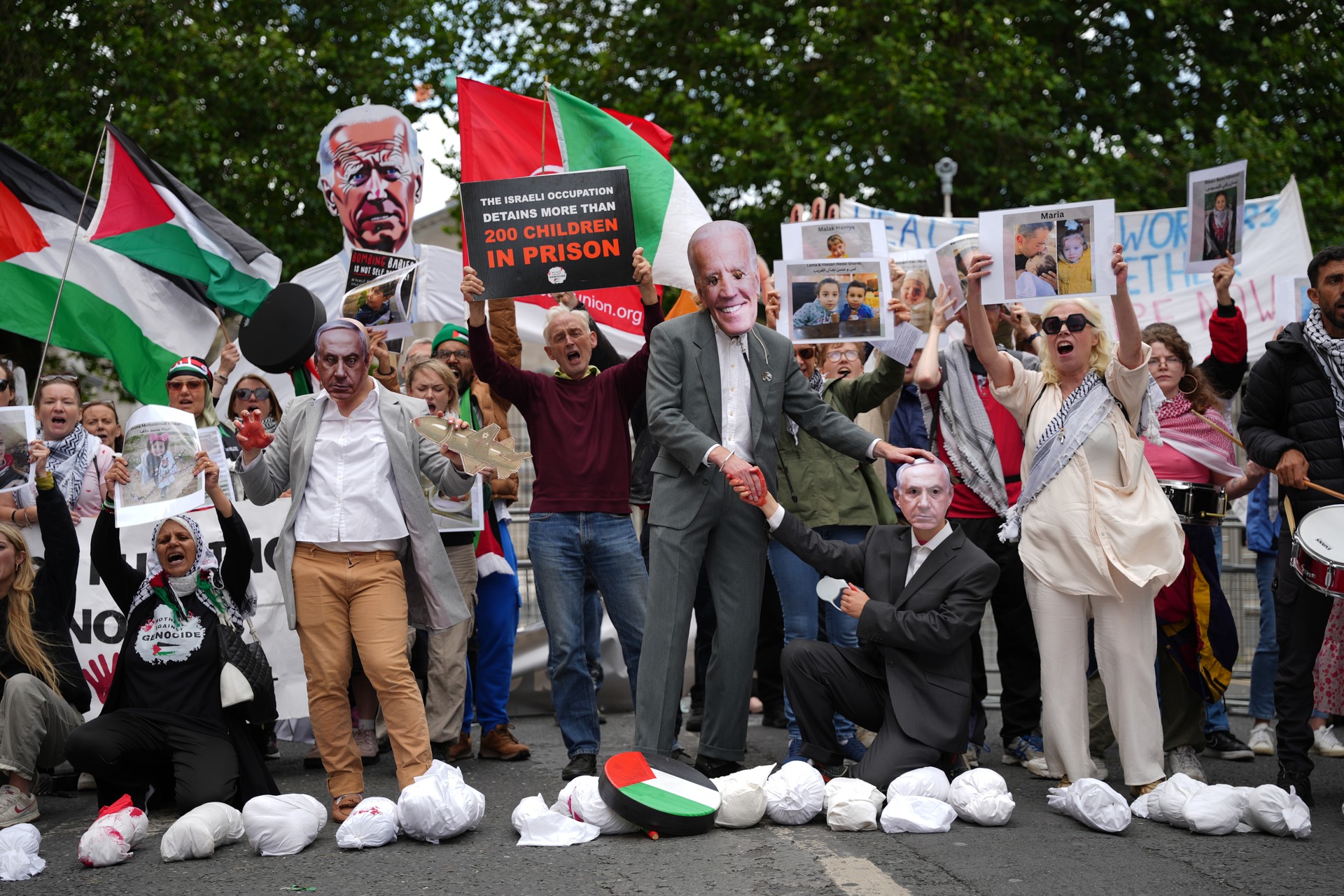 Protesters rally in Dublin ahead of US congressional visit to Irish parliament