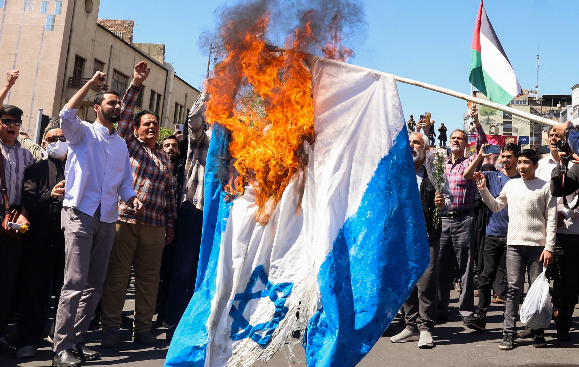 Fears of Iranian retaliation drive Israelis to stockpile food, seek psychological support