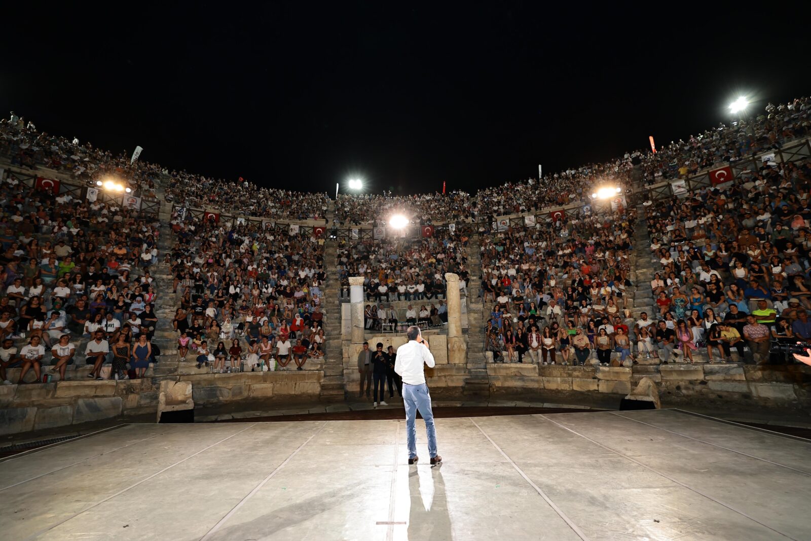 The 2,200-year-old Western Theater in the ancient city of Laodicea, hosted by Denizli Metropolitan Municipality, this time hosted “Zorba”, one of the world's most acclaimed ballet works, Türkiye, August 25, 2024 (IHA Photo)