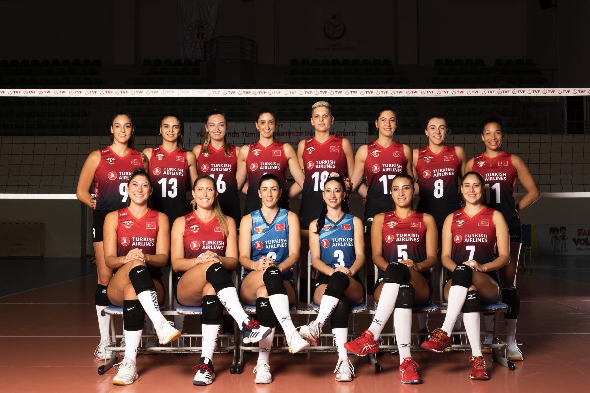 Türk Hava Yollari Volleybal Team (via TVF)