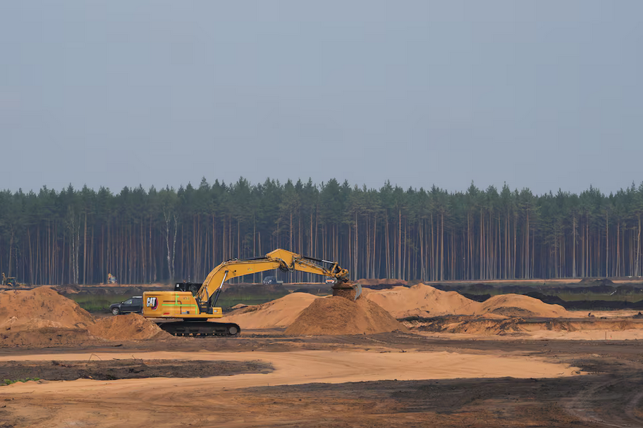 Lithuania starts building base for German troops near Russian border