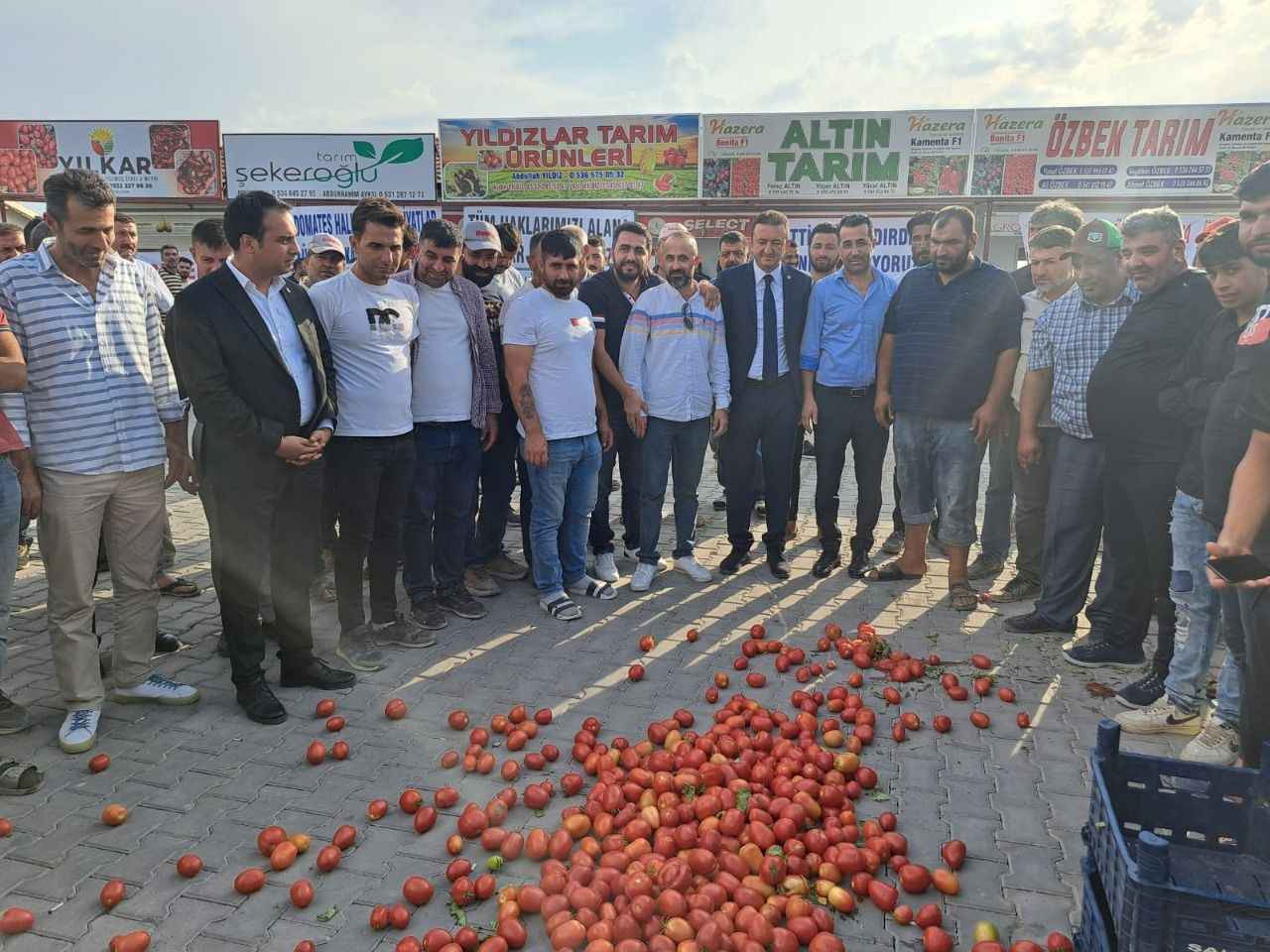 Farmers protest against tomato prices (via Eregli Haberleri)