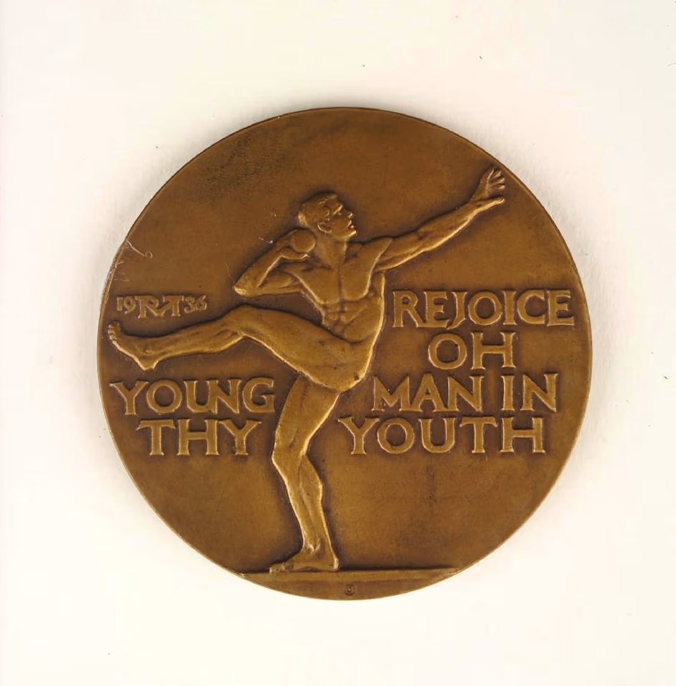 Medal presented to the Olympic Art Contest at the 1936 Olympics in Berlin, Germany (Photo via Türkiye Gazetesi)