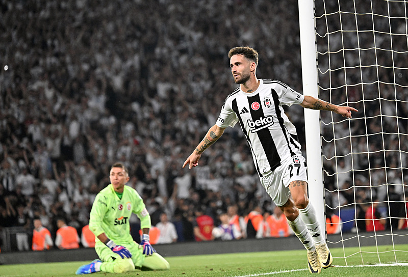 Rafa Silva celebrates his goald against Galatasaray, Istanbul, Türkiye, Aug. 3 2024 (AA Photo)