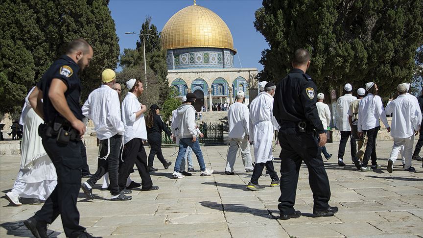 Fanatical Jews raid Al-Aqsa Mosque, Jerusalem, June 14
 2020 (AA Photo)