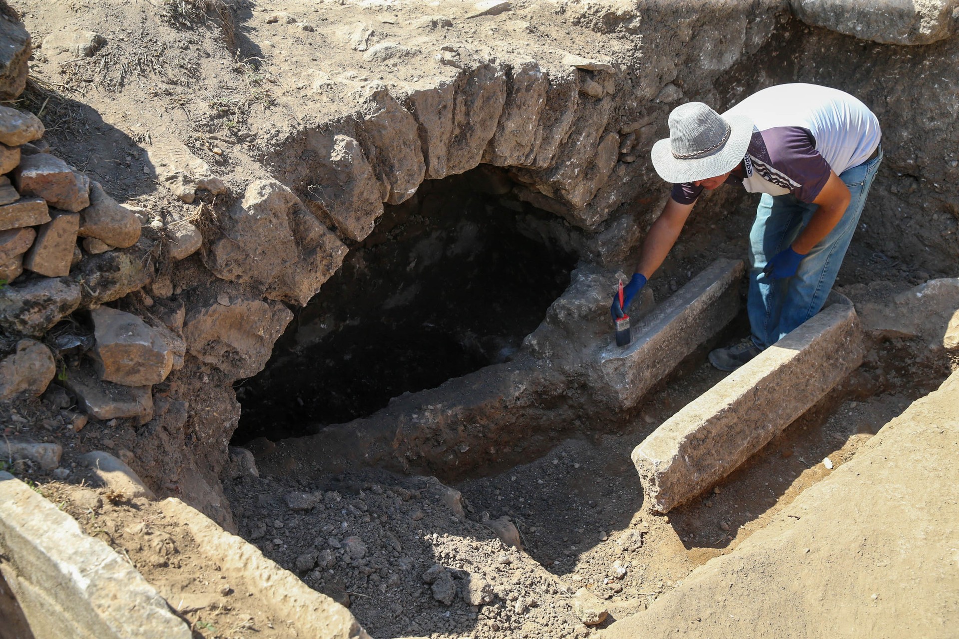 9 Byzantine-era tombs uncovered at Sebaste city revealing ancient secrets