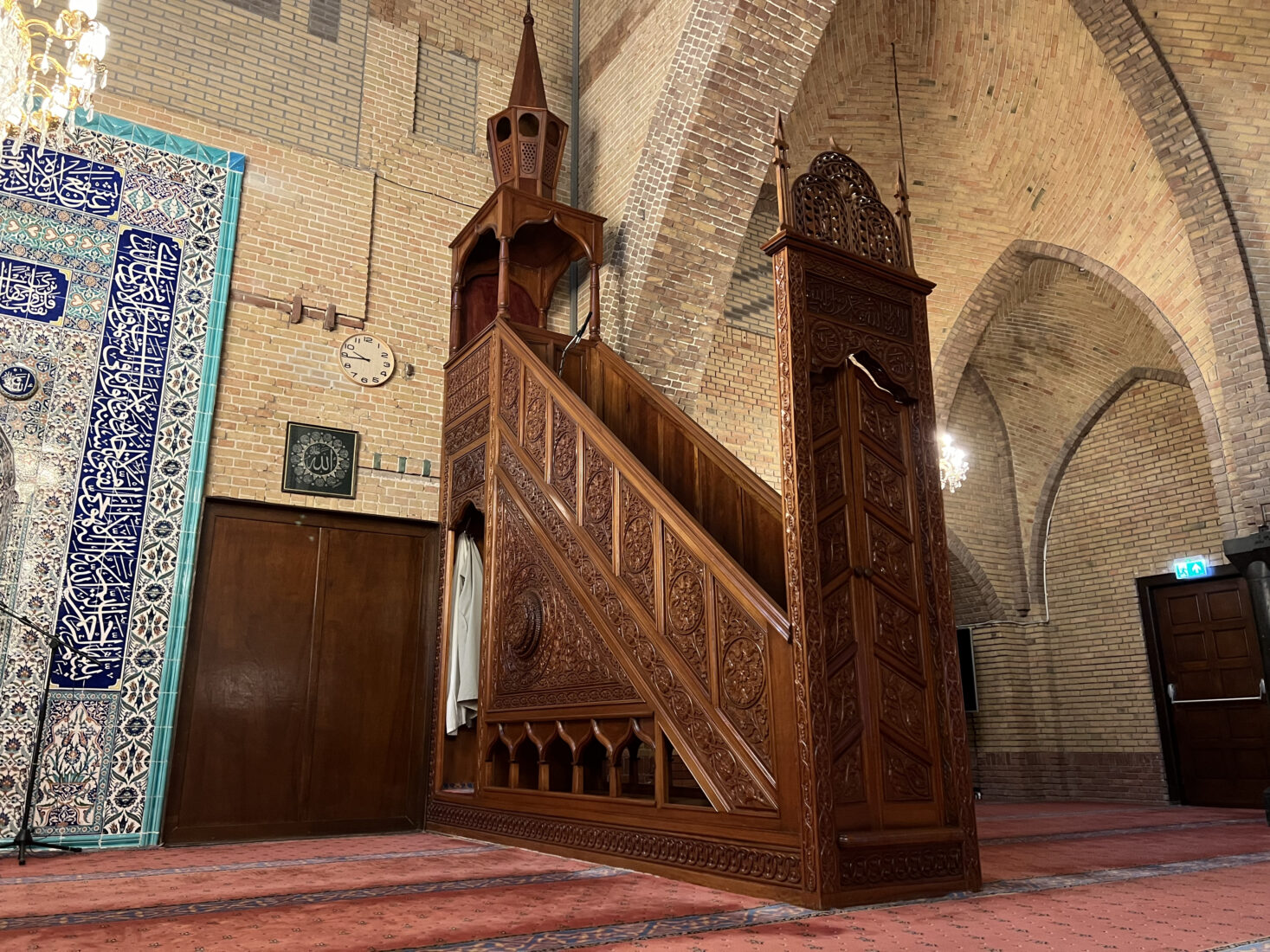 Fatih Mosque, affiliated with the Dutch Religious Foundation (HDV), has become one of the most visited places in the city by joining the 