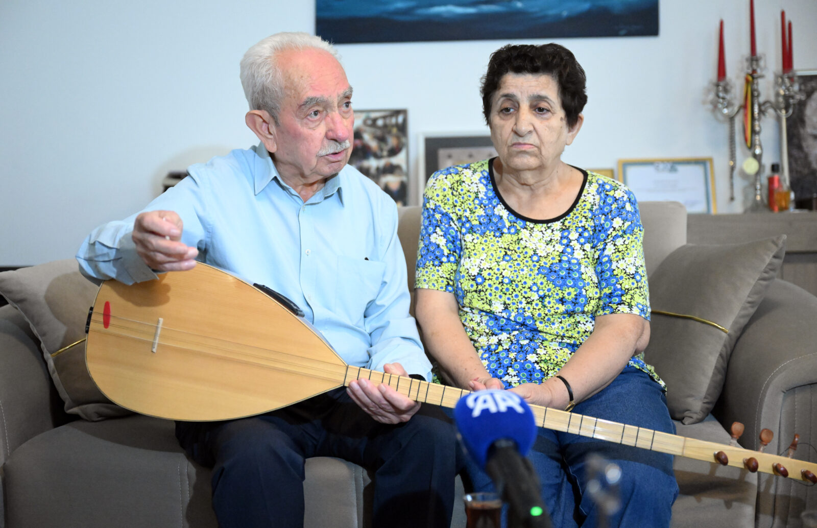 One of the prominent figures in the Belgian Turkish community, master of the saz, Ismail Erdogdu, represents the first generation of immigrants with his bittersweet memories, building a cultural bridge between the two countries for 60 years, Sept. 30, 2024. (AA Photo)
