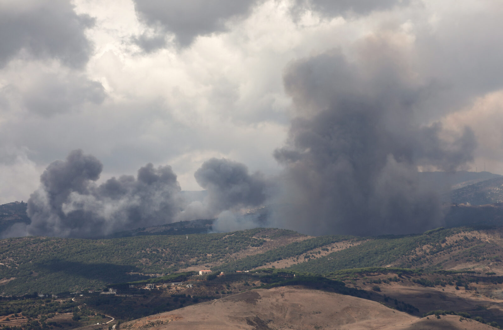Smoke rises from Jabal al-Rihan, amid ongoing cross-border hostilities between Hezbollah and Israeli forces, as pictured from Marjayoun, southern Lebanon, near the border with Israel, Sep. 21, 2024. (Reuters Photo)