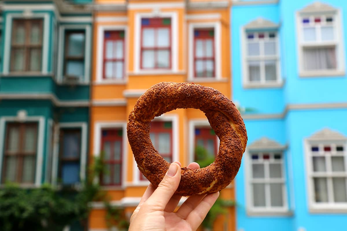 A taste of tradition with every bite, street food simit. September 2024. (Photo Go Türkiye)