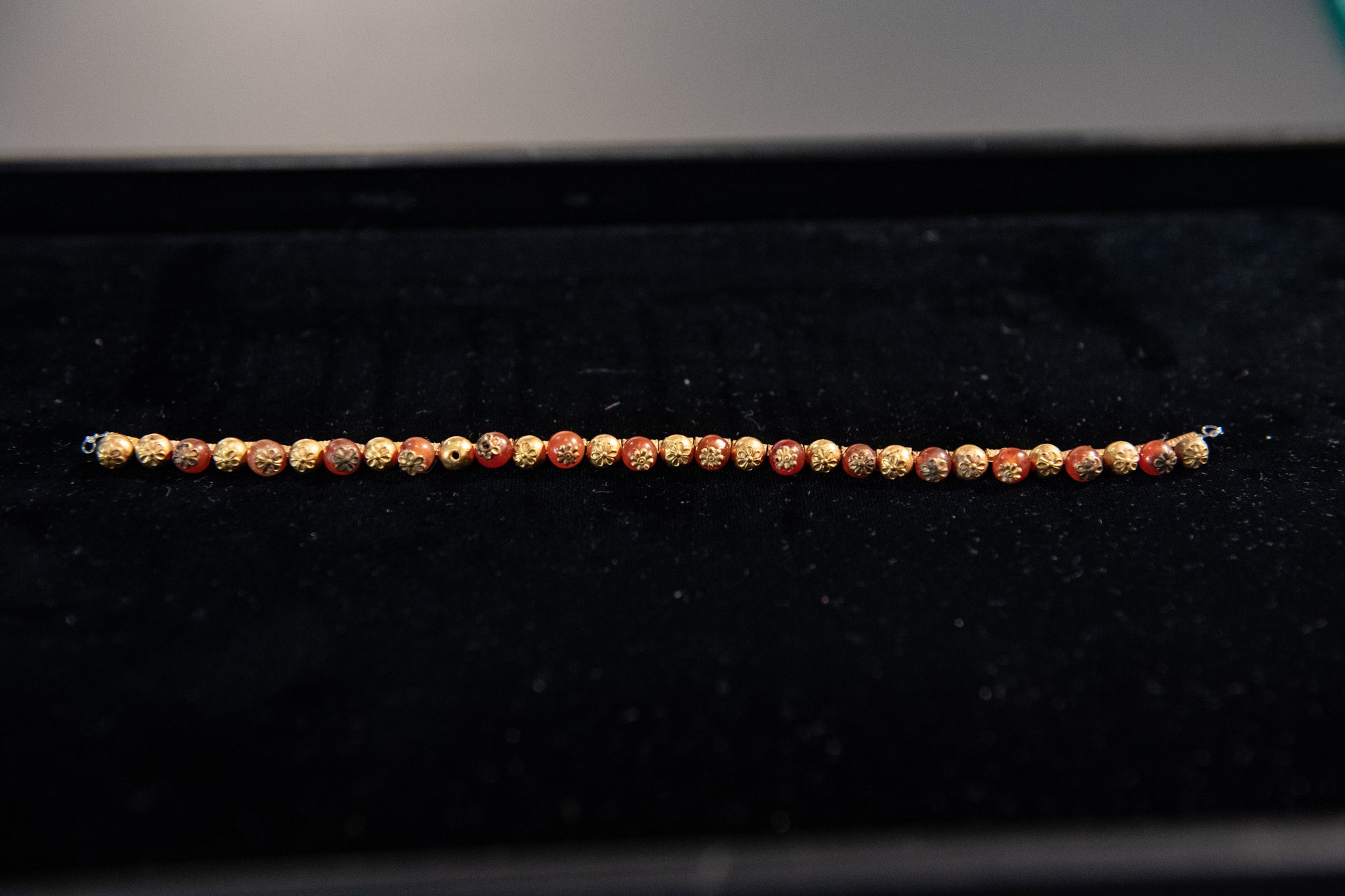 Ancient 2,700-year-old Bintepeler gold necklace reclaimed by Türkiye from US