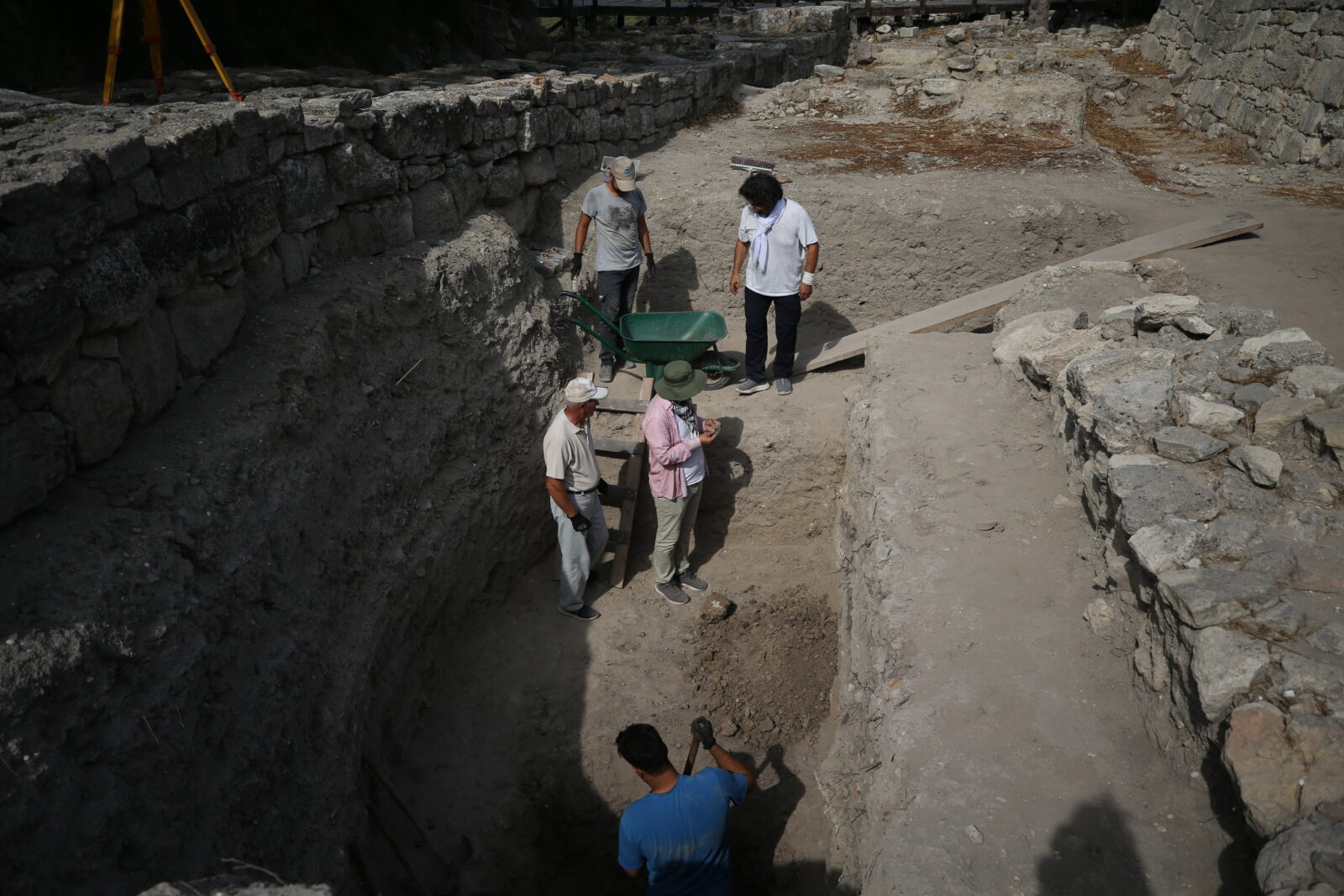 Archaeologists have uncovered a 3,500-year-old arrowhead, knucklebone, and a pointed tool known as a 