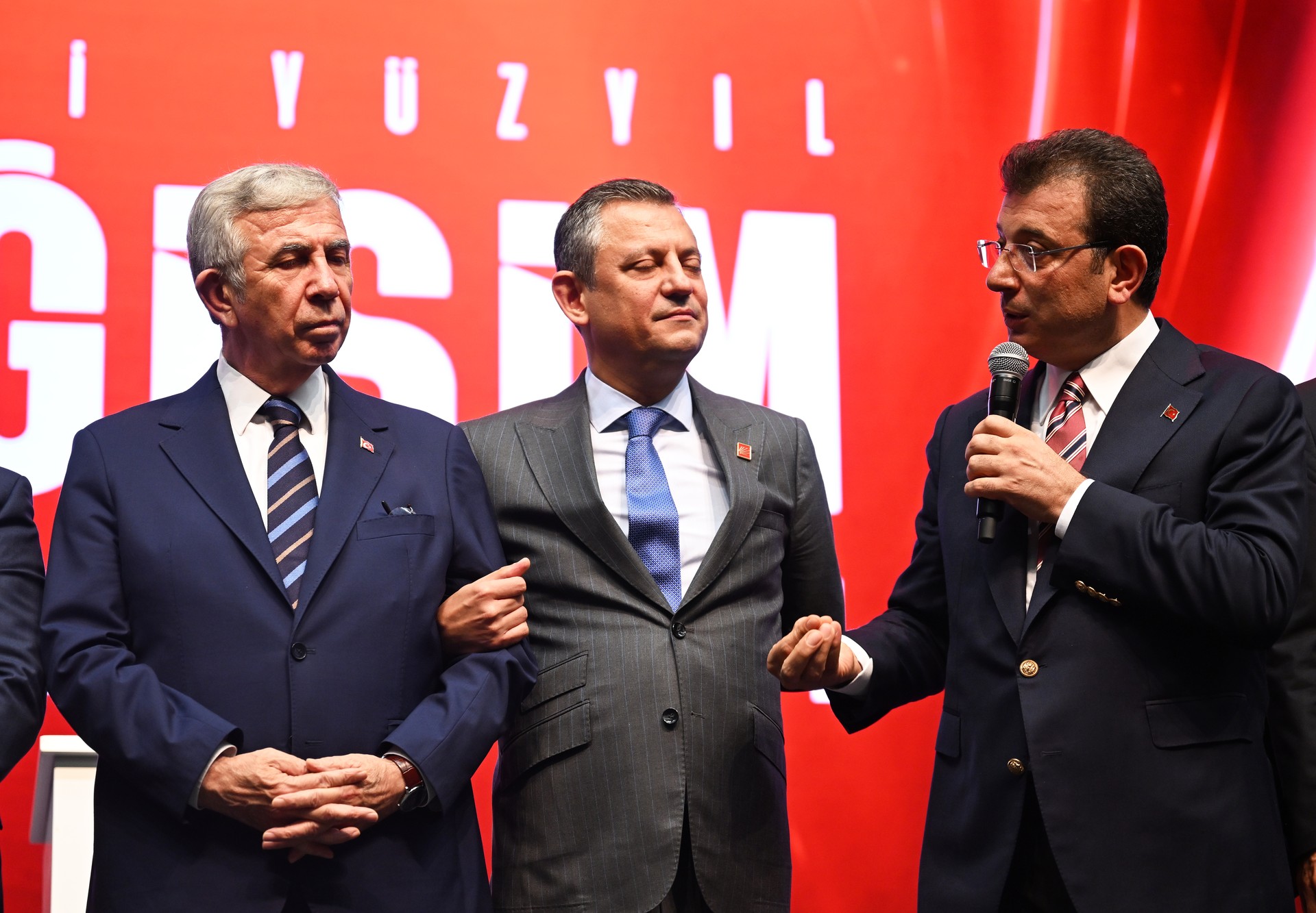 Main opposition leader to meet Ankara, Istanbul mayors to discuss primary election process