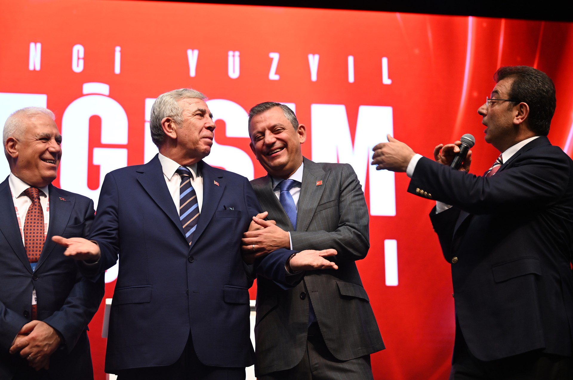 Türkiye's main opposition CHP in extensive debate over presidential candidate
