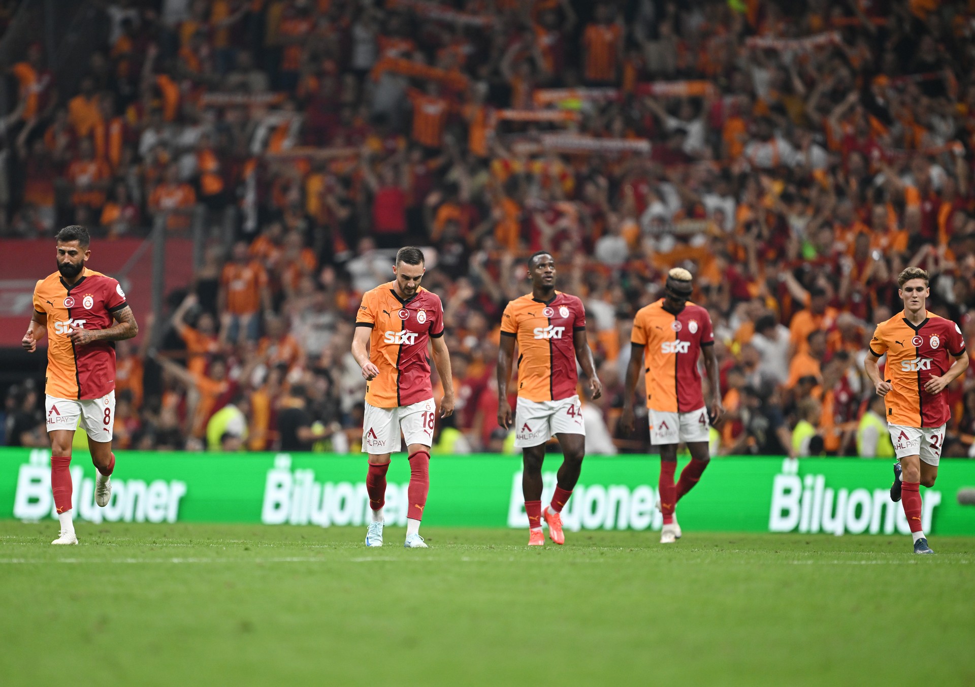 Fenerbahce accuses Galatasaray of wrongdoing, files 7 complaints