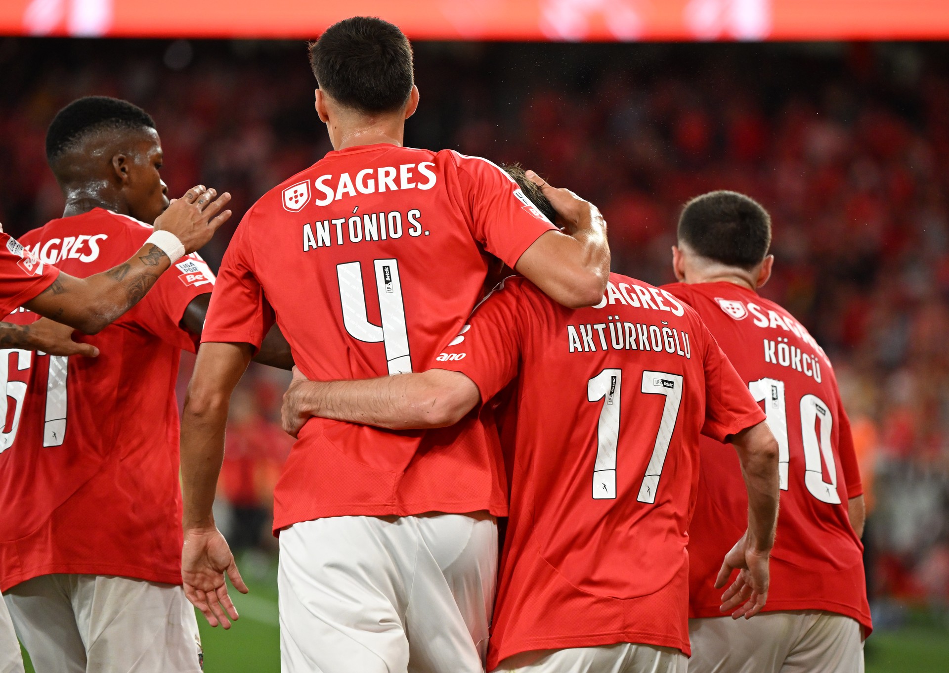 Turkish stars Akturkoglu, Kokcu deliver 2-1 win for Benfica against Crvena Zvezda