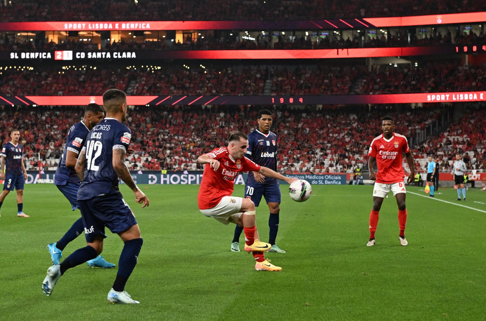 Manchester United prepares major bid for Benfica