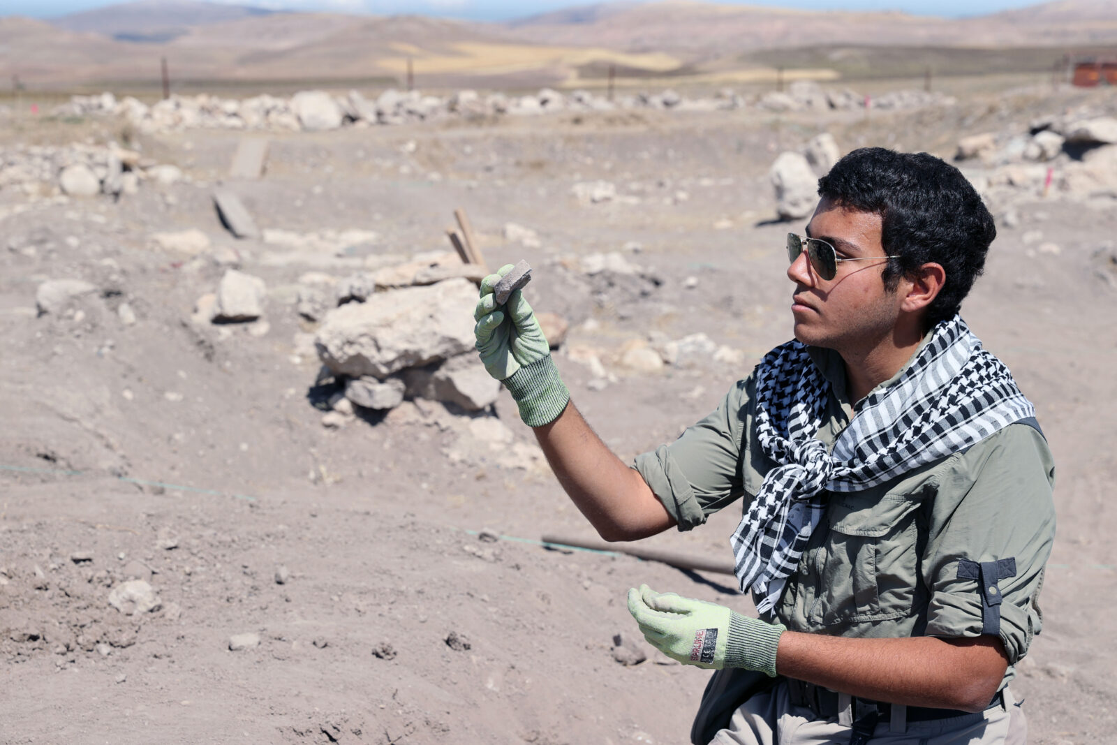 More than 50 seal impressions belonging to princes, chief scribes, scribes, and lords of the rock temple unearthed during excavations at the Hittite city of Kayalipinar, Sivas, Türkiye, Sept. 20, 2024. (AA Photo)