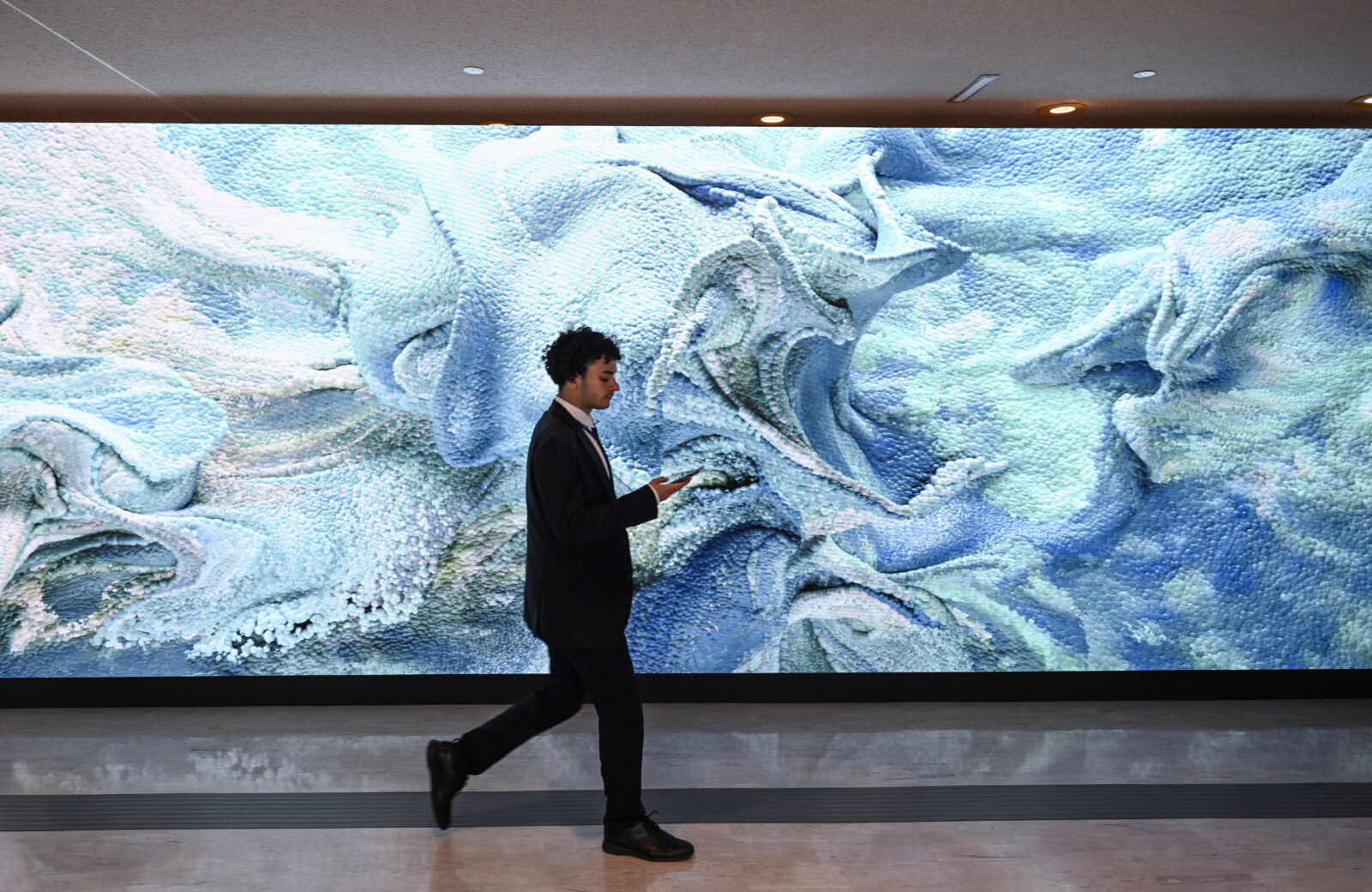 Turkish artist Refik Anadol to open world's 1st AI Arts Museum in Los Angeles