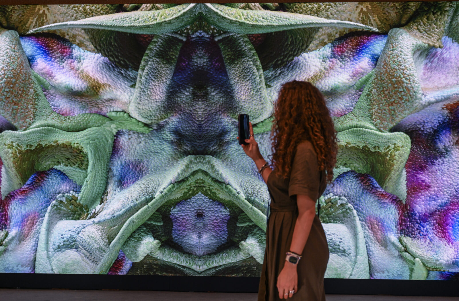 Turkish artist Refik Anadol to open world's 1st AI Arts Museum in Los Angeles