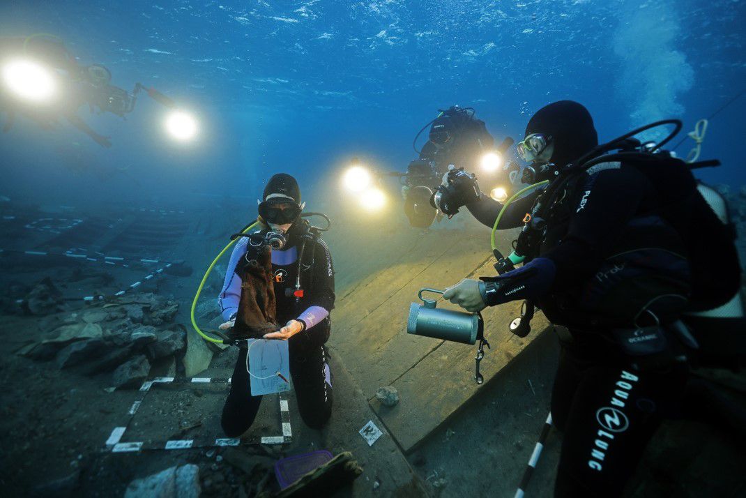 New findings have emerged from the ongoing excavations at the Kizlan Ottoman Shipwreck off the coast of Datca, Mugla, shedding light on artifacts linked to the Ottoman Empire. Conducted by the Dokuz Eylul University Center for Underwater Research (SUDEMER), the excavation has uncovered 14 rifles belonging to Janissaries, approximately 2,500 lead musket balls, and exploded cannonballs, Türkiye, September 21, 2024 (AA Photo)