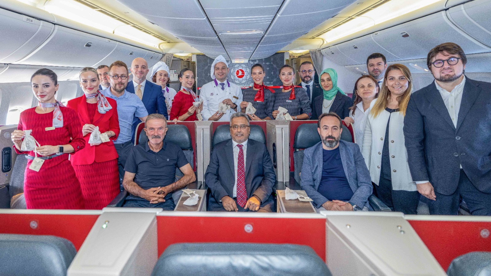 Turkish Airlines introduced the "world's oldest bread," made from wheat cultivated in Sanliurfa's Gobeklitepe, on its New York flight, with remarks from THY Chairman Prof. Dr. Ahmet Bolat (center), September 22, 2024. (AA Photo)