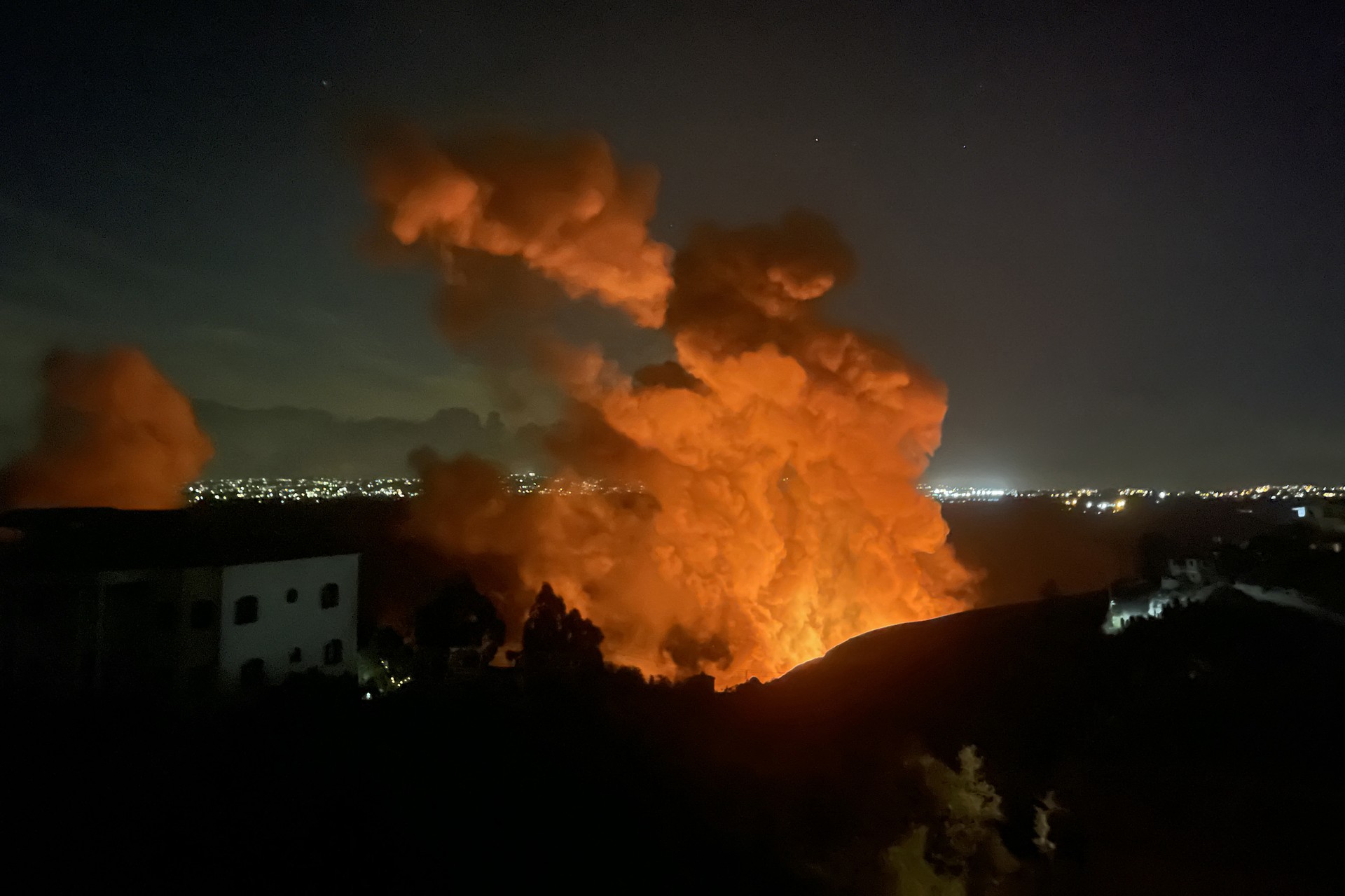 US issues urgent warning to Americans in Lebanon amid Israeli airstrikes