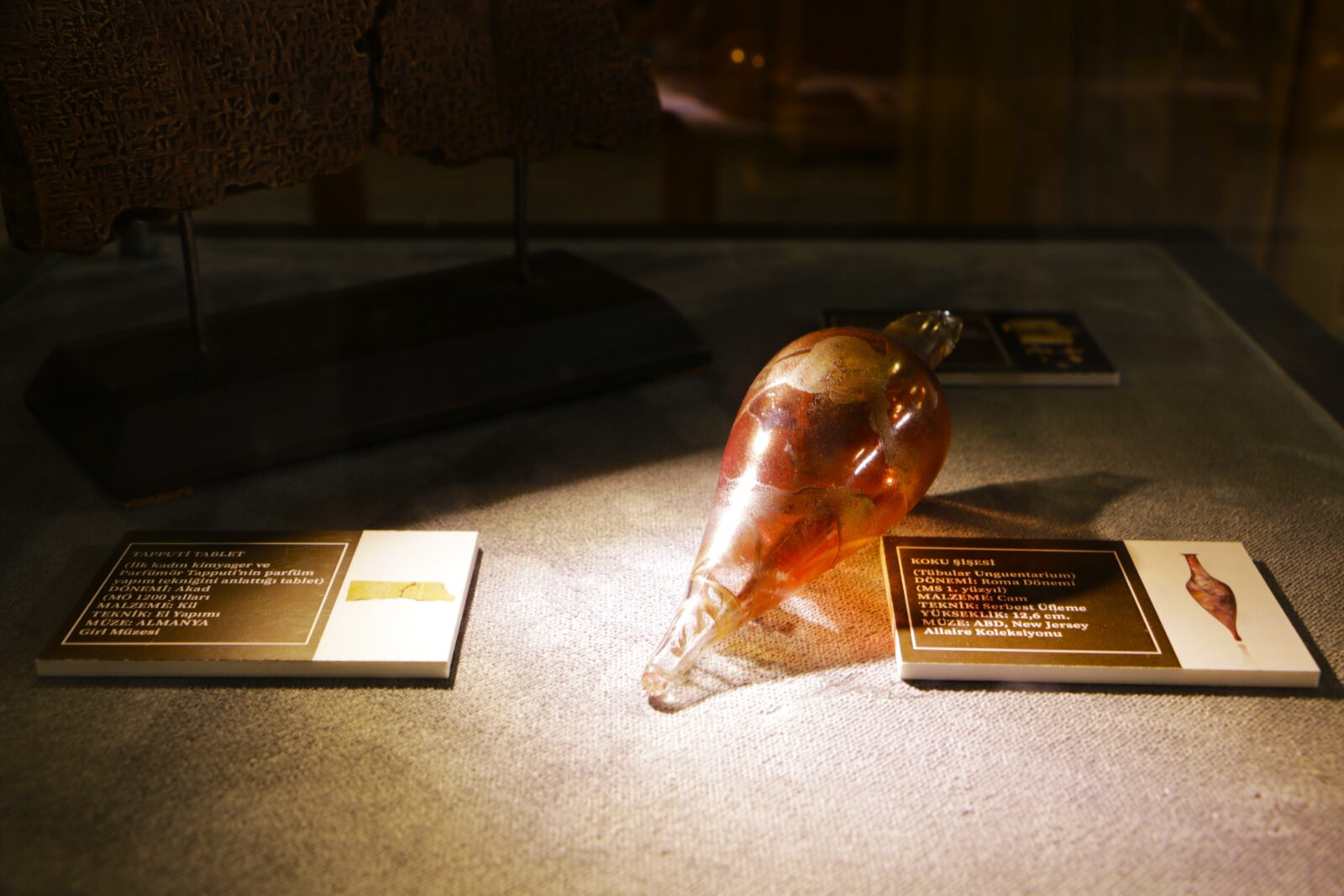 Replica fragrance bottles from different civilizations, Türkiye, Oct. 17, 2023. (IHA Photo)