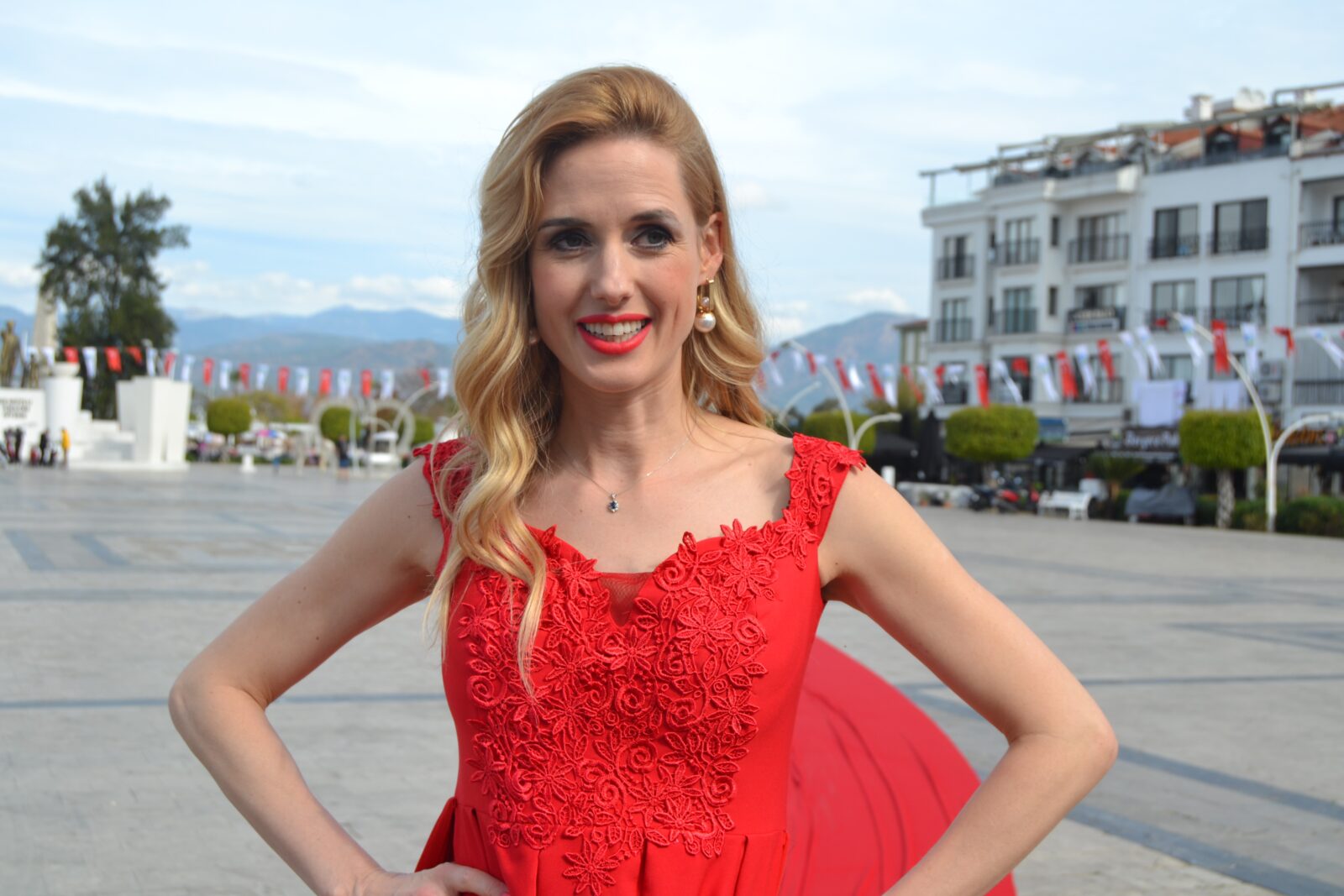 Model Wilma Elles was the center of attention with her wedding dress in Mugla's Fethiye district, Türkiye, February 11, 2024 (IHA Photo)