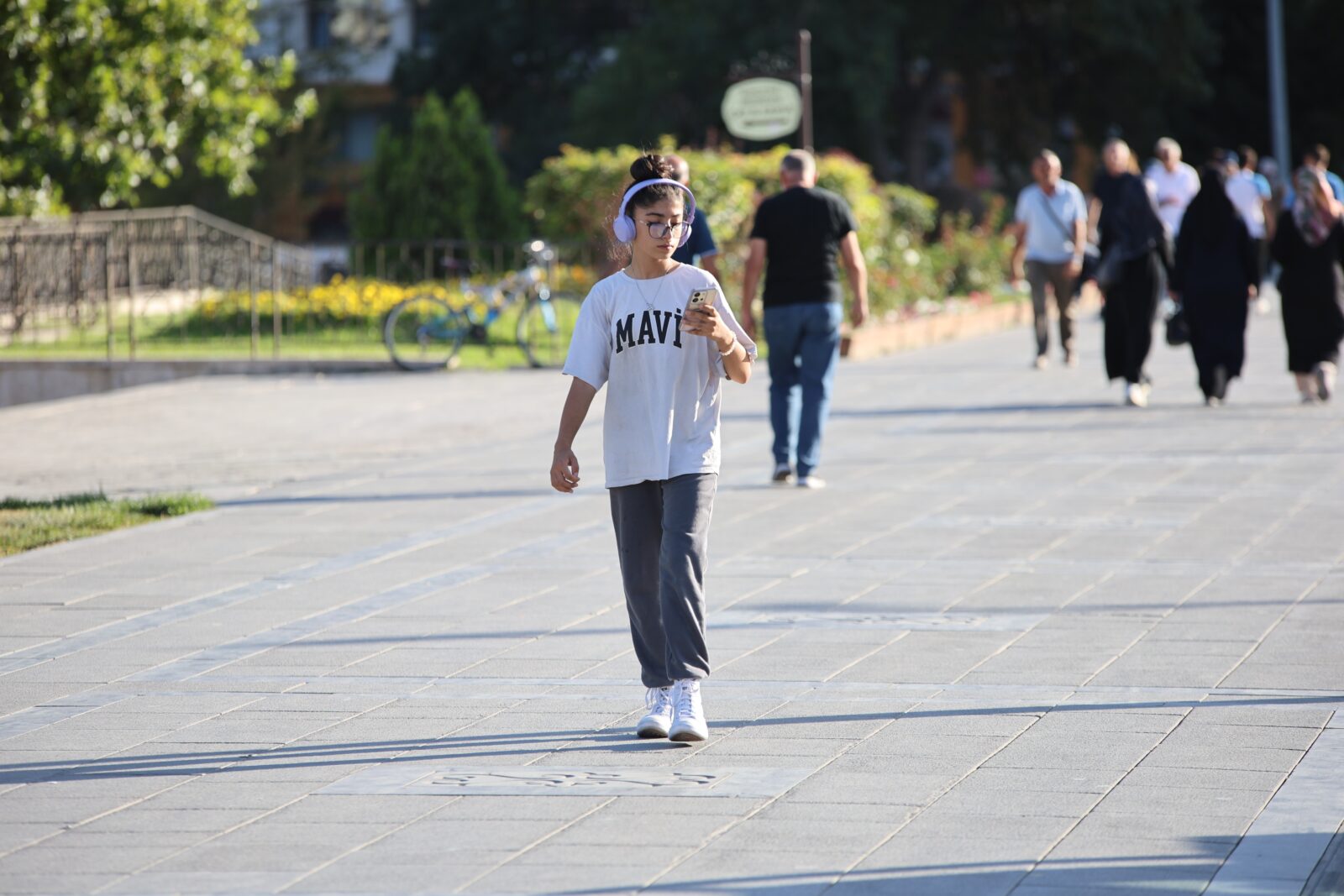 Generation Z prefers texting over talking on the phone, citing convenience, Istanbul, Türkiye, September 13, 2024. (IHA Photo)