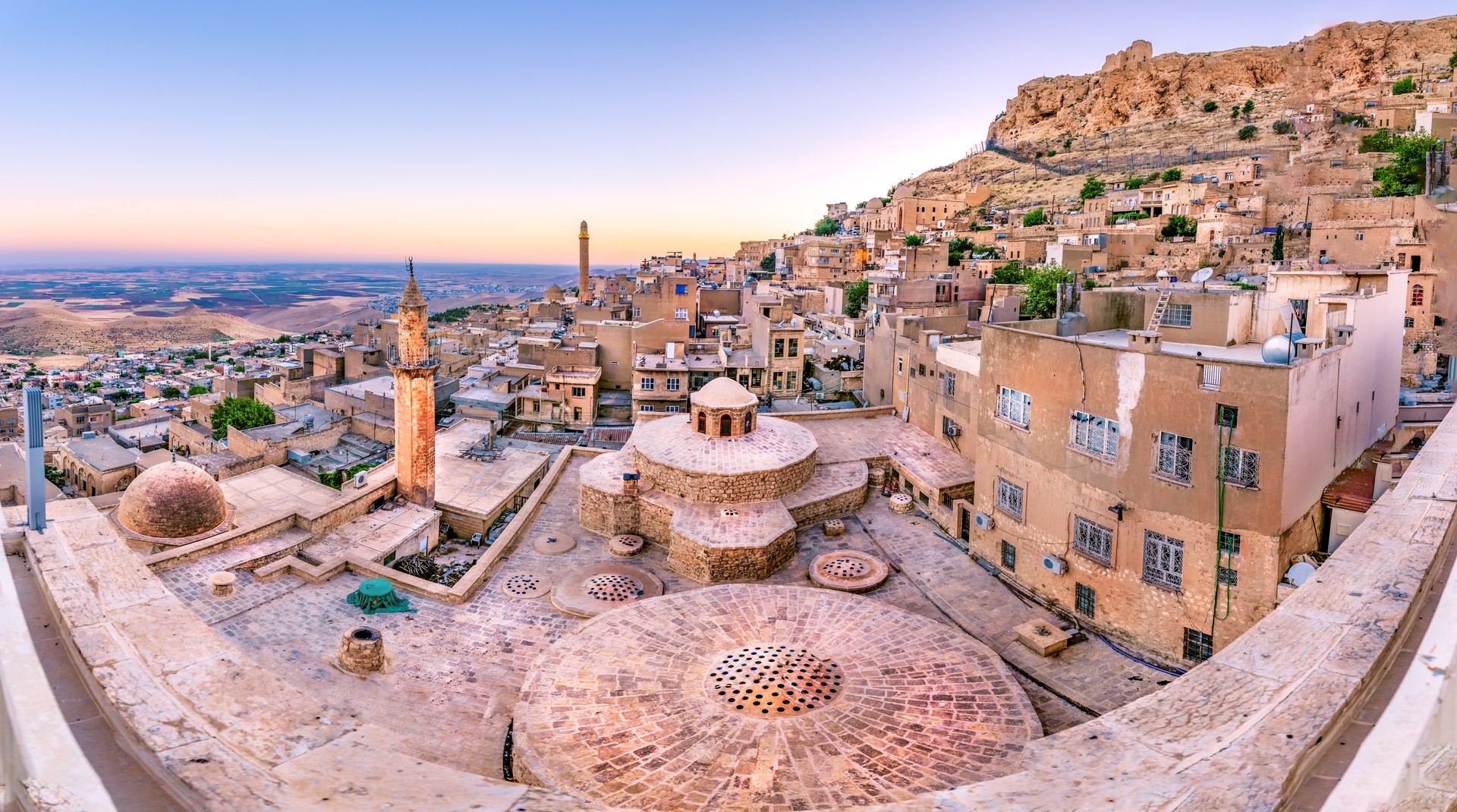 High resolution panoramic  landscape view of old Mardin city,a popular city for locals and tourist and located in southeastern of Türkiye. (Adobe Stock Photo)