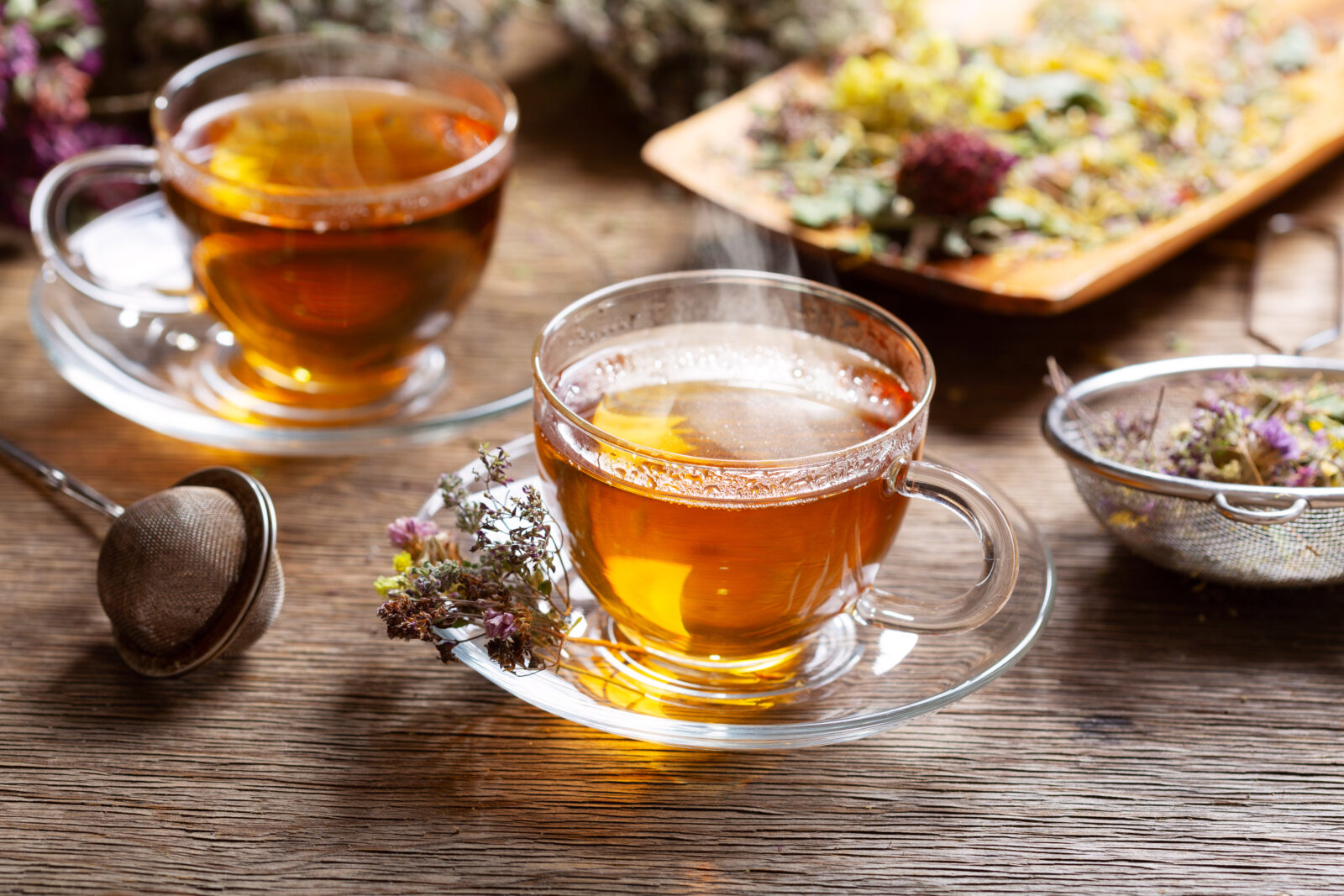 Türkiye's traditional cures, natural remedies, and a wide range of teas offer natural relief for colds and flu. (Adobe Stock Photo)