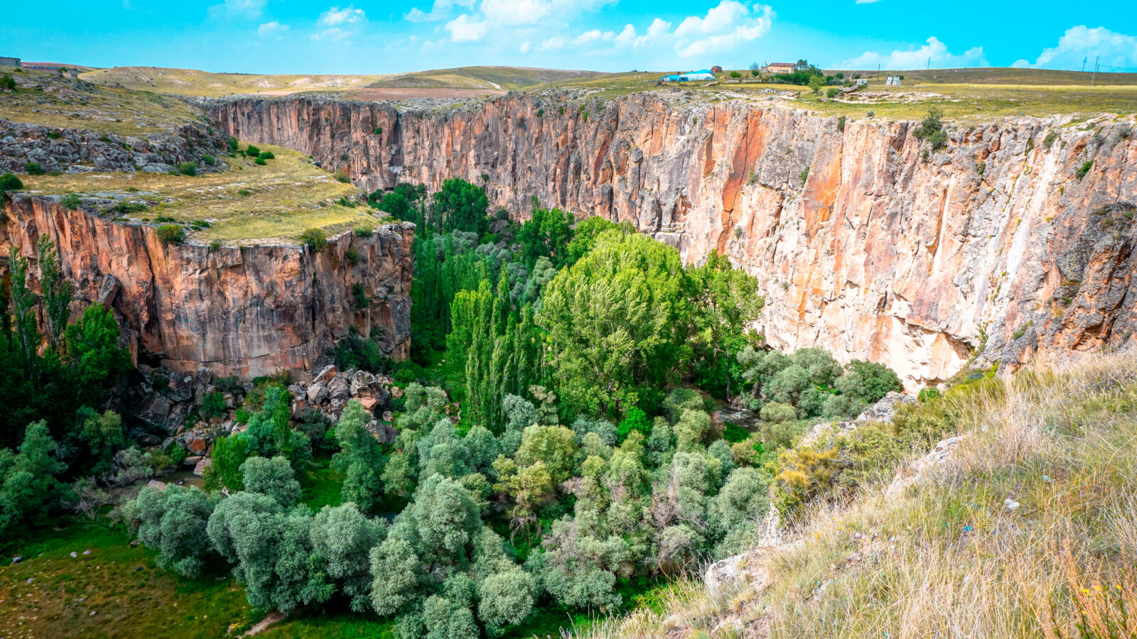 ?Cappadocia’s Uchisar Castle: The ugliest, most eccentric castle in Türkiye