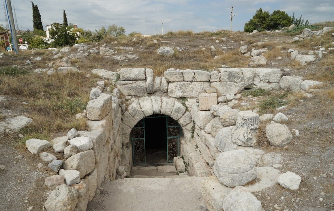 The entrance to the Church of St. Tekla, Silifke, Mersin, Türkiye (Photo via Caner Cangul)