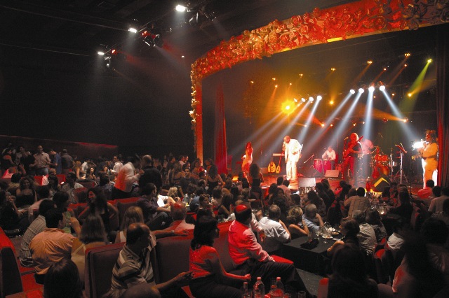 A live performance at the Music Hall, Beirut, Lebanon, 2009 (Photo via Wikimedia)