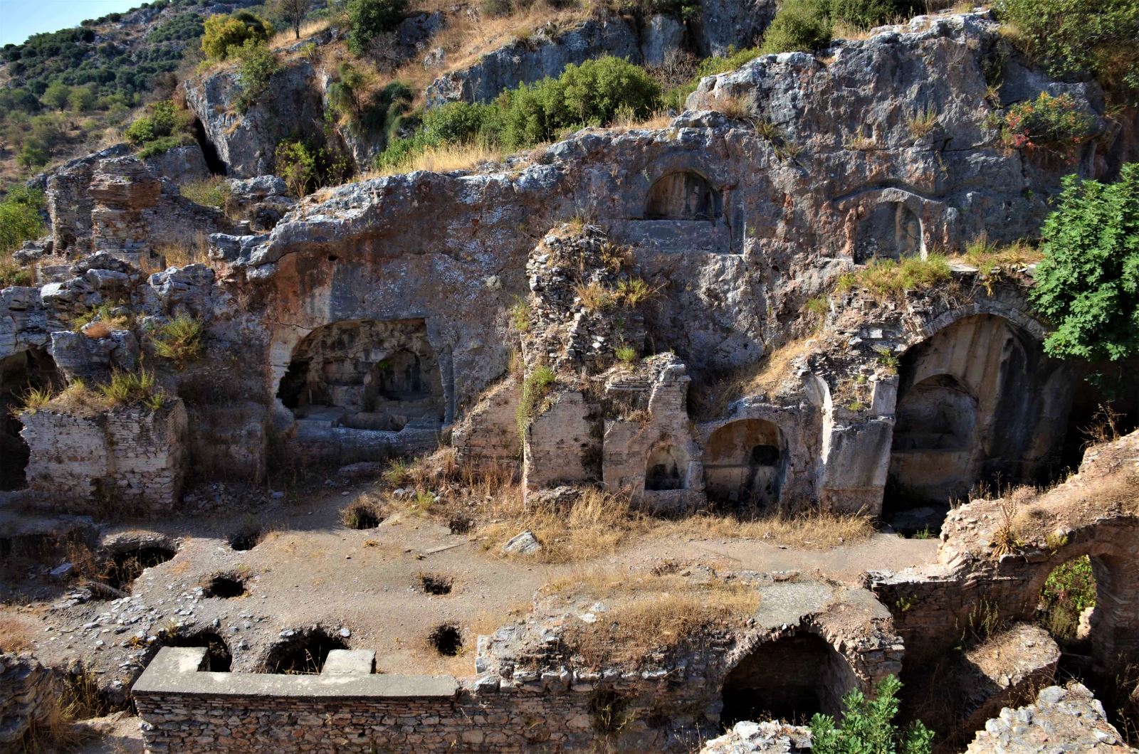 Explore the ancient cave of the Seven Sleepers in Ephesus, where legend says seven young men slept for centuries, symbolizing faith and endurance in the heart of Türkiye. (Kultur Portali Photo)