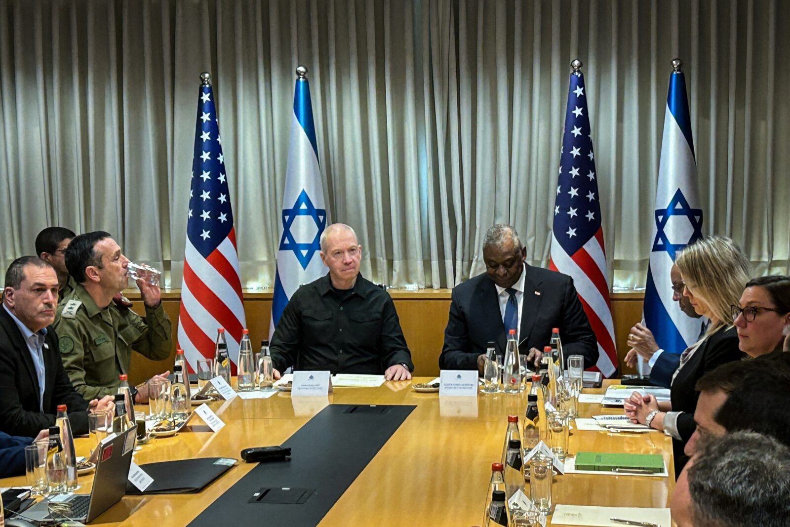 U.S. Secretary of Defense Lloyd Austin and Israeli Defense Minister Yoav Gallant meet, amid the ongoing conflict between Israel and the Palestinian Islamist group Hamas, in Tel Aviv, Israel December 18, 2023. (Reuters Photo)