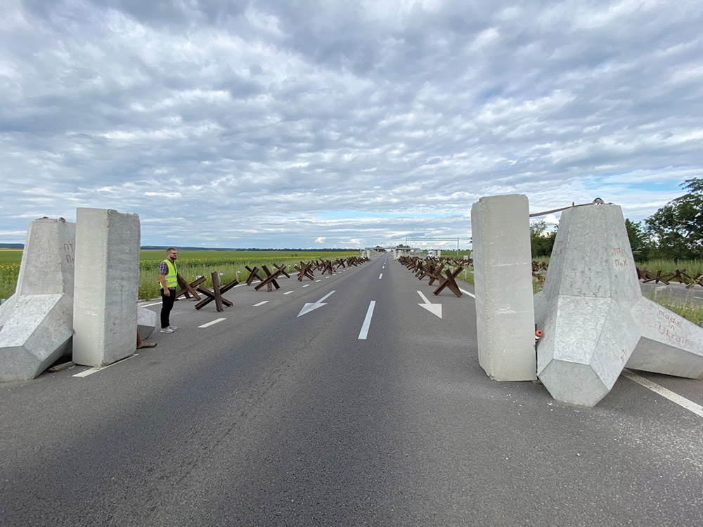 Turkish company's work in Ukraine. You can see the tank trap barriers (Photos via Onur Group)