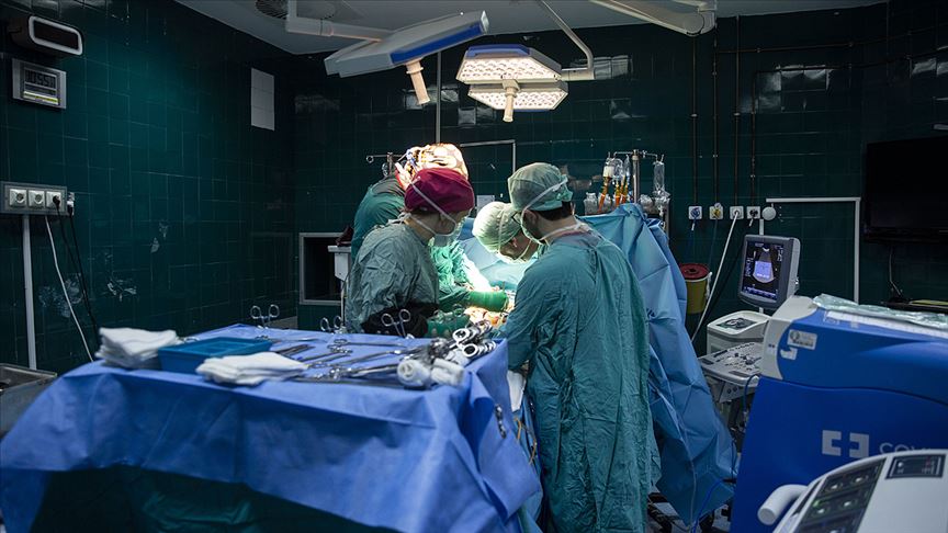 Turkish surgeons during a surgery (AA Photo)