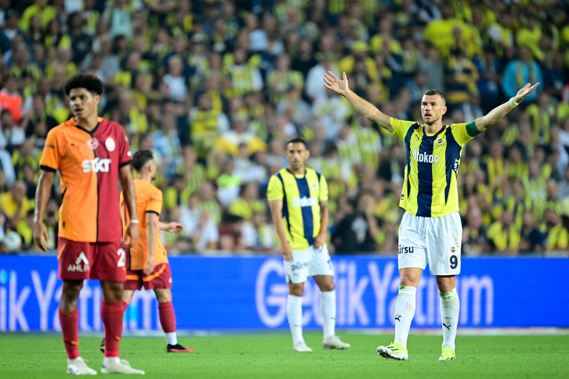 Türkiye's Fenerbahce and Galatasaray join world's top 50 football teams