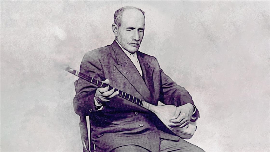Asik Veysel, playing and singing his deeply meaningful folk songs. March 20, 2024. (AA Photo)