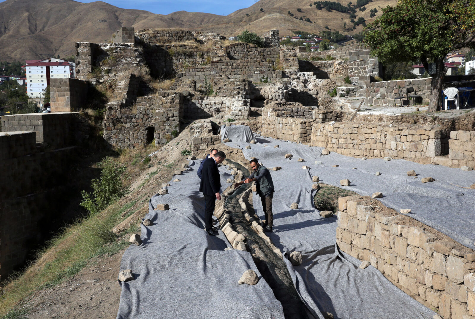 Archaeological excavations at Bitlis Castle, Türkiye, October 20, 2024. (AA Photo)