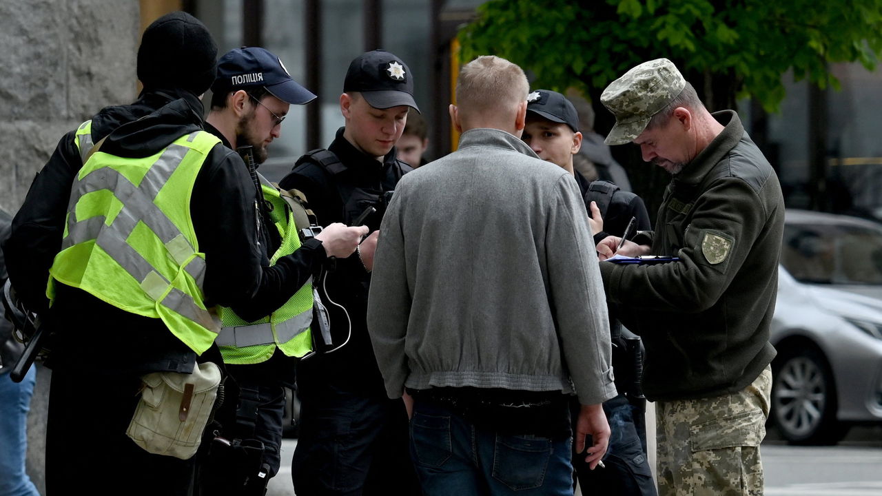 Ukraine targets draft dodgers with bar raids for enlistment