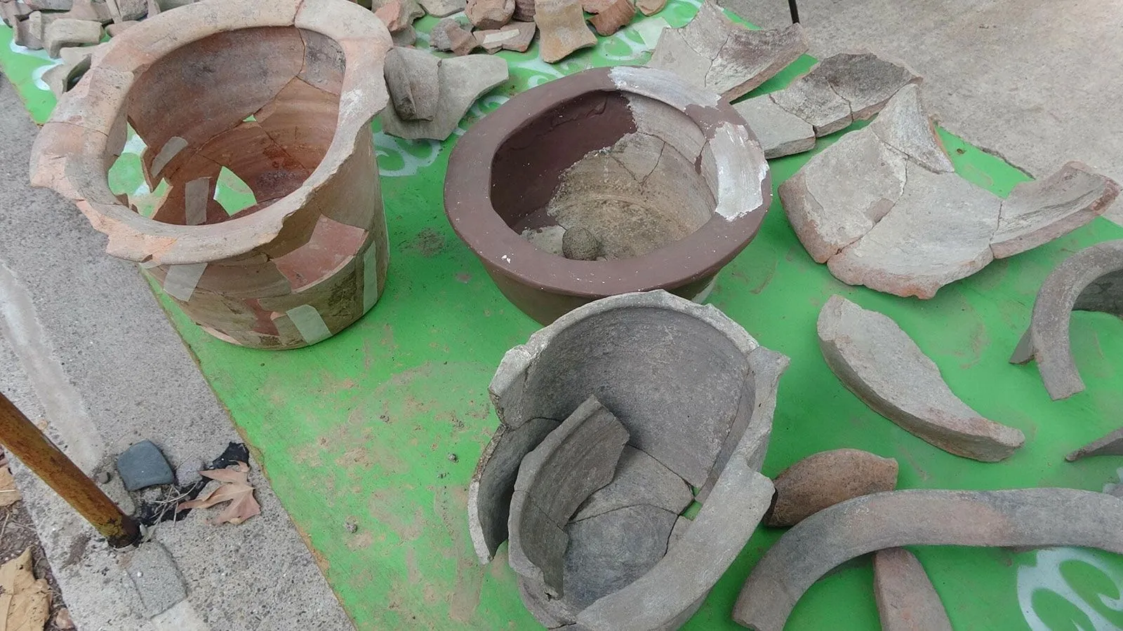 1,700-year-old chamber pots unearthed at the Assos Archaeological Site in Canakkale, Türkiye, October 1, 2024. (DHA Photo)
